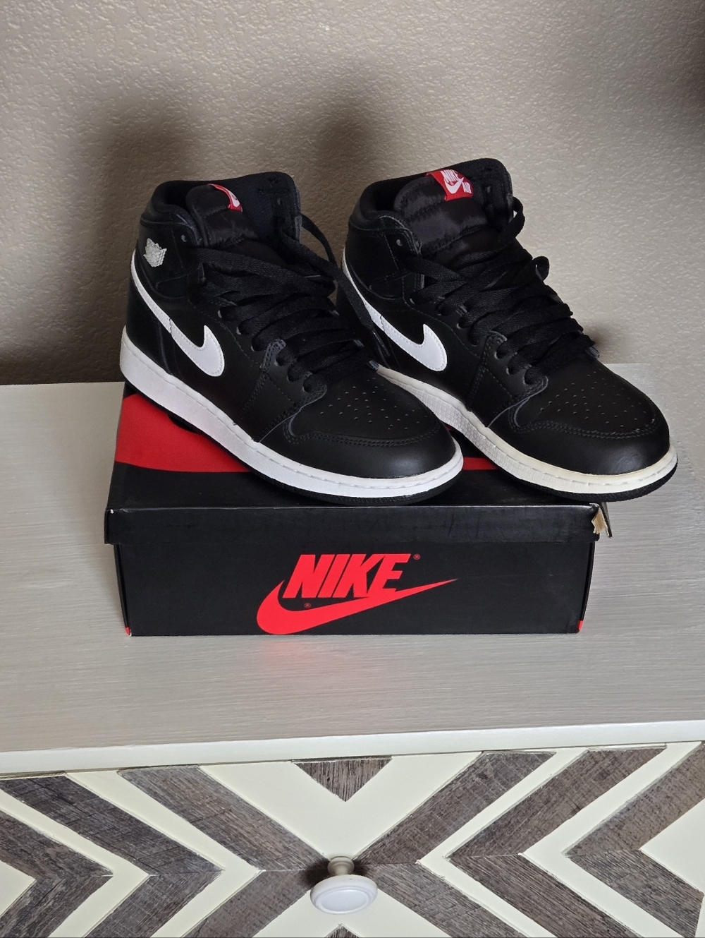MAKE OFFER Nike "Yin-Yang" Retro 1